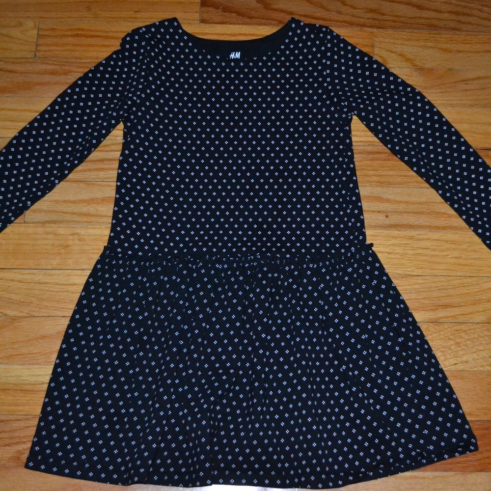 Youth girls H&M dress, size 4-6Y (H&M size fits like a 6) - Picture 2 of 8